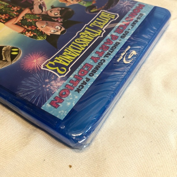 Hotel Transylvania 3 [Blu-ray] Blu-ray New - Picture 3 of 4